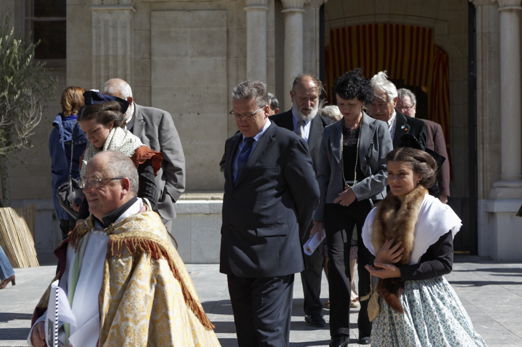 sortie de la messe 05