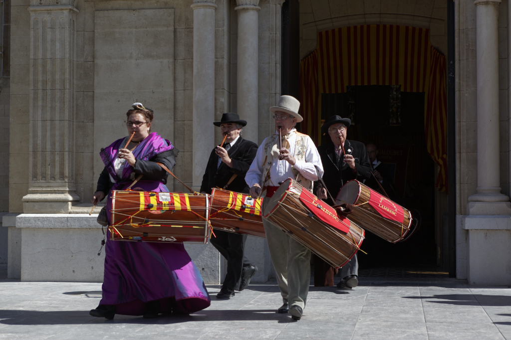 sortie de la messe 06