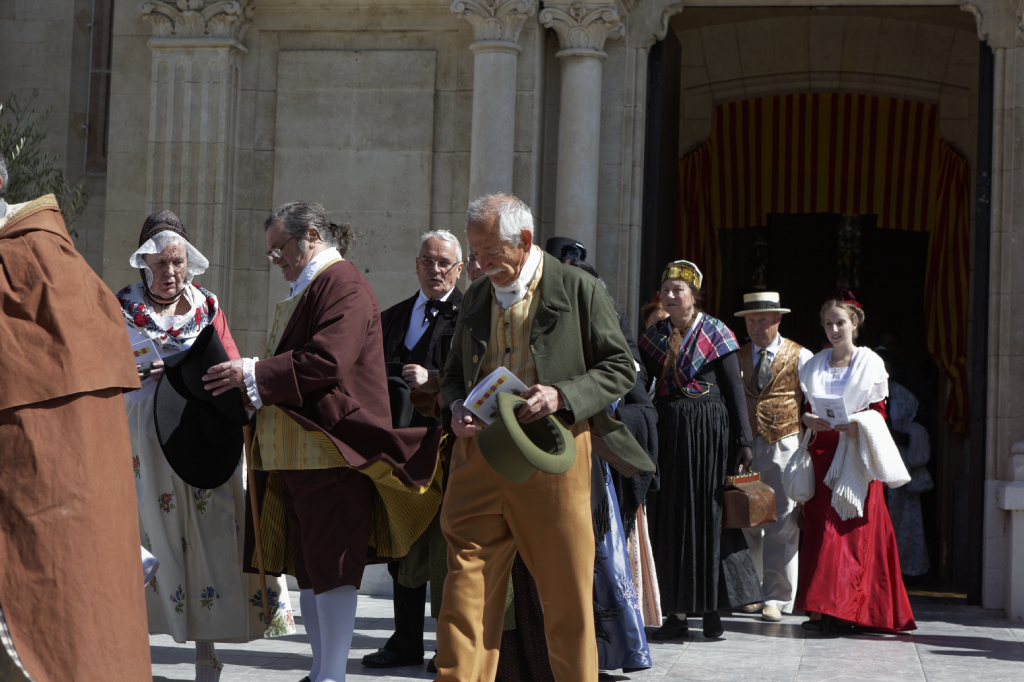 sortie de la messe 15
