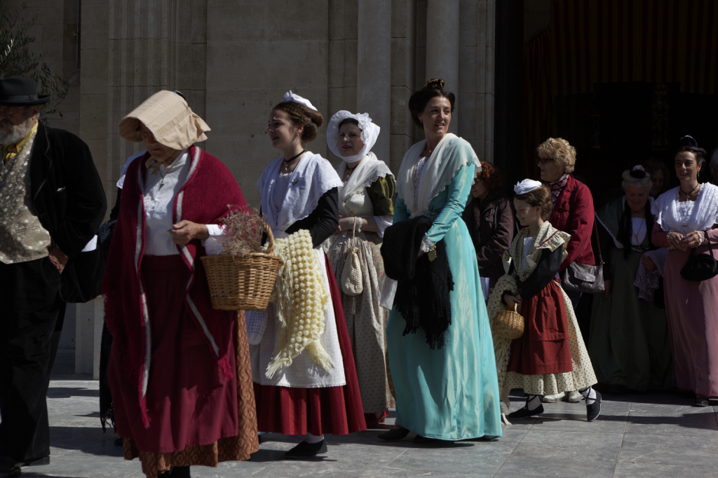sortie de la messe 19