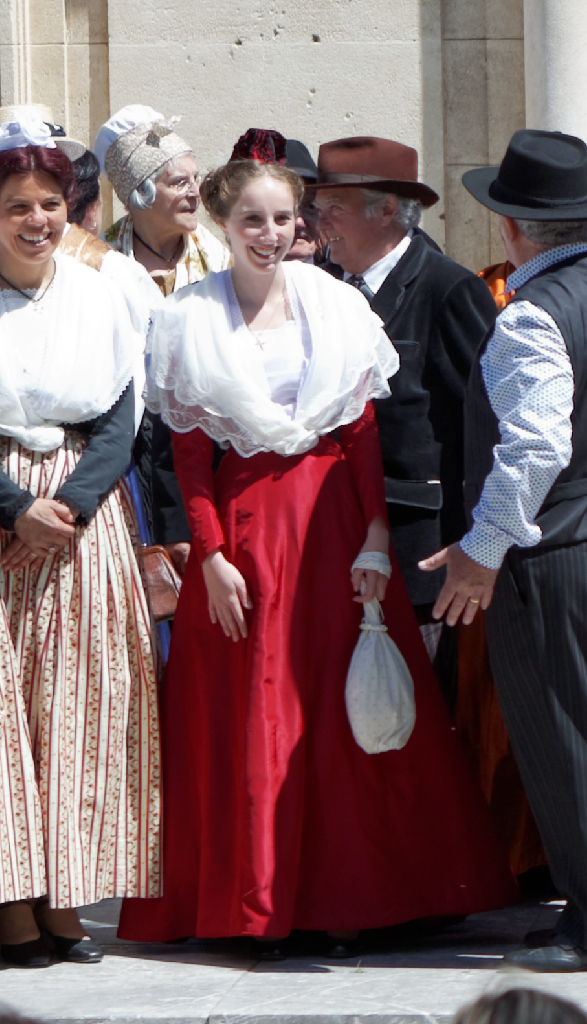 sortie de la messe 25