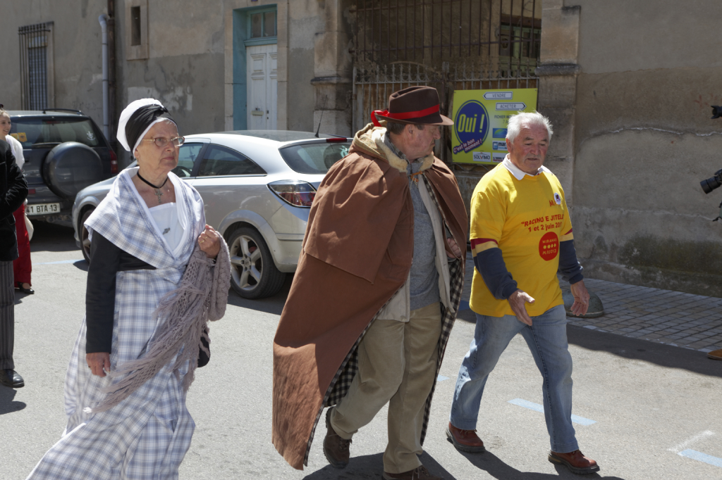 defile en ville 136